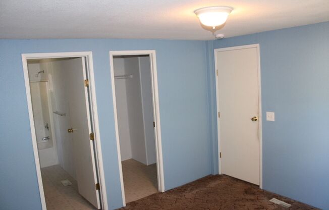 5266 #B Sunset Dr. El Sobrante, CA 94803