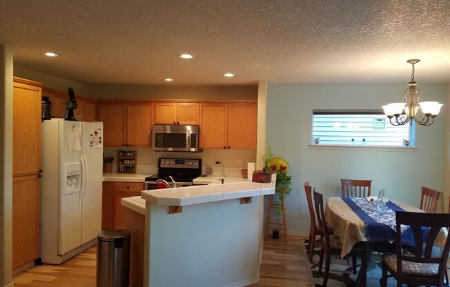 3 Bedroom plus Den! Jackson School Neighborhood!