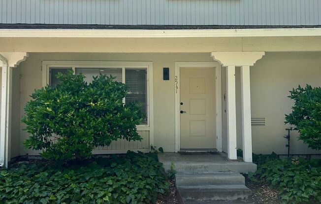 Fully remodeled town home!