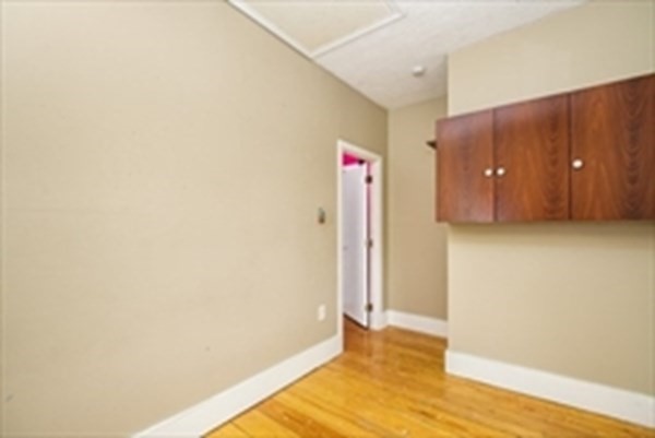 3 beds, 1 bath, 1,100 sqft, $2,500, Unit 3