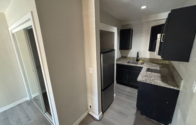 Gorgeous Studio located in Downtown Las Vegas! Make the Move for Less- $500 Off Move In Fees!