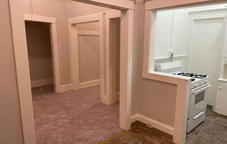 Studio, 1 bath, 420 sqft, $825, Unit 5