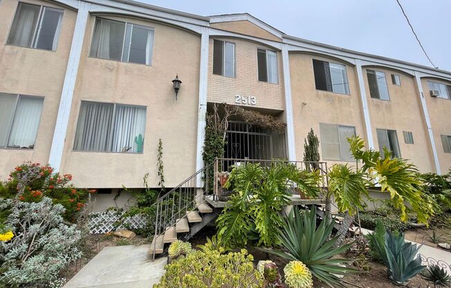 2513 2nd St.