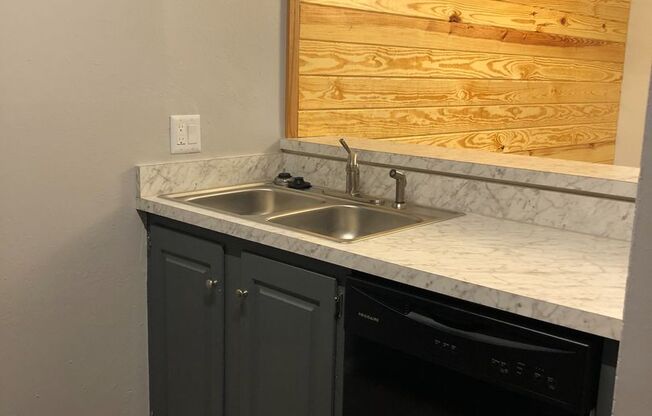 1 bed, 1 bath, 670 sqft, $972, Unit 125