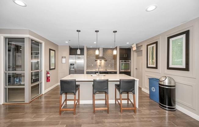 1 bed, 1 bath, 759 sqft, $2,000, Unit 214