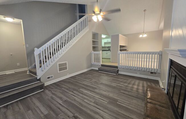 807 Danish Drive ~ Four Seasons
