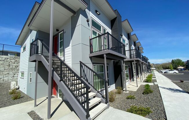 2 beds, 2.5 baths, 1,279 sqft, $1,800, Unit C10