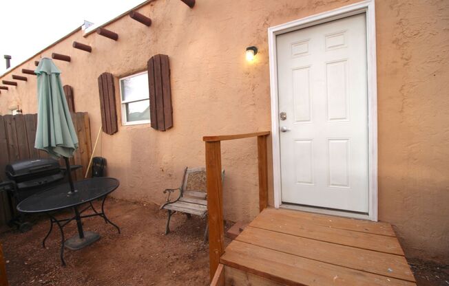 2 beds, 1 bath, $1,050, Unit 2406 W Vermijo Ave #3