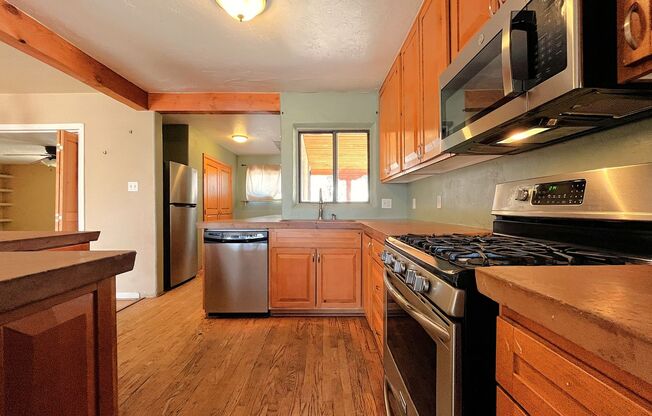 Splendid 4 Bedroom, 2 Bath Home Near Kirtland AFB! Available Now!