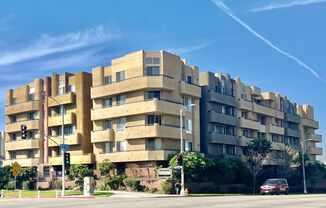 Perfectly situated 2 bedroom and 2 bathroom !