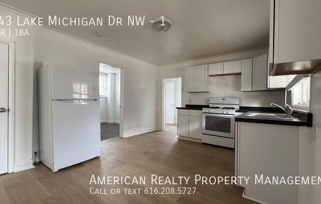 643 LK MICHIGAN DR NW