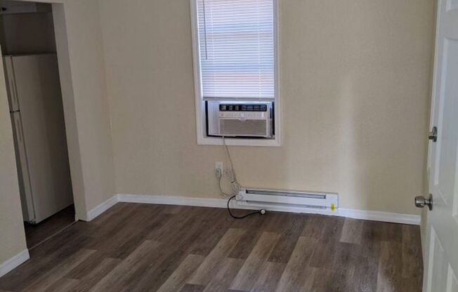 1/1 remodeled Cottage with bonus room