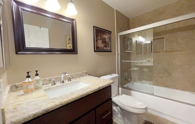 BEAUTIFUL FULLY FURNISHED SINGLE STORY HOME IN HENDERSON AVAILABLE FOR SHORT TERM LEASE