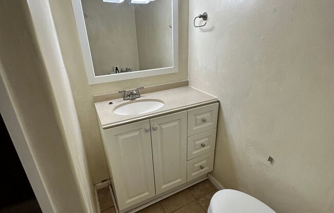 Studio, 1 bath, $1,250, Unit 7