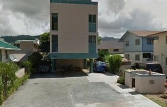 McCully/Moiliili - A 1 bedroom 1 bathroom ground floor unit with 1 assigned parking stall
