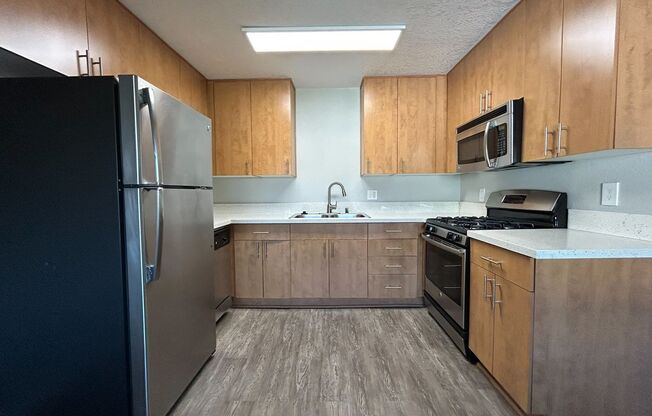 2 beds, 1 bath, 950 sqft, $3,070, Unit 1742-17