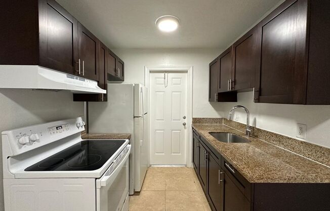 2 beds, 1 bath, $1,895, Unit 118