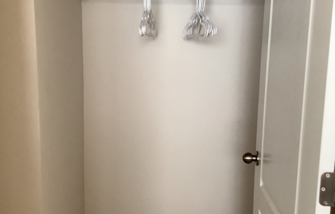 1 bed, 1 bath, 684 sqft, $3,840, Unit 1427