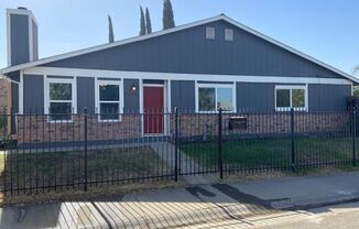 Valley Hi / N. Laguna 2 Bdrm 1 bath half-plex