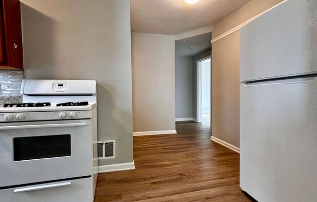 2 beds, 1 bath, $1,025, Unit 231 - D