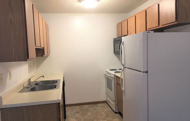 2 beds, 1 bath, 809 sqft, $1,134, Unit 901-43 (Style E)