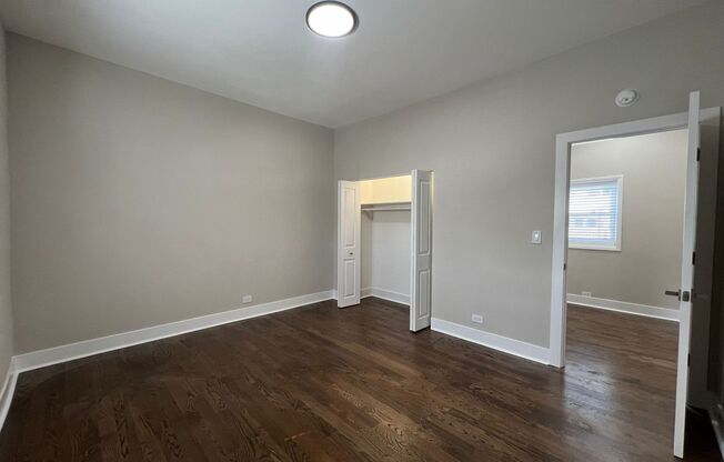 2 beds, 1 bath, $2,150, Unit 1R