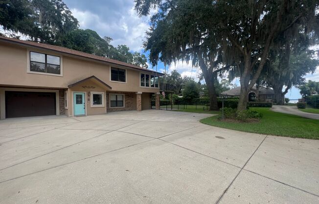 Amazing 4 bedroom home with St Johns River Views Available Now!