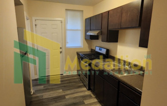 3 beds, 1 bath, $1,500, Unit 8347 South Rhodes Avenue - 2N