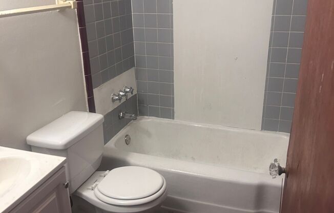Affordable Studio Apartment with Heat and Appliances Included – $685/Month