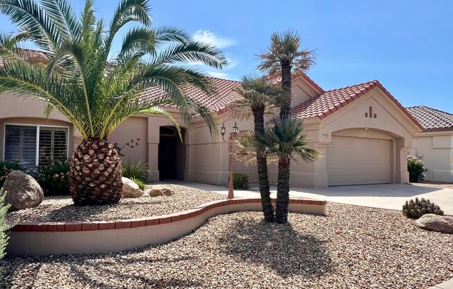 Sun City West 3bed/3bath Rental Home with Bonus Space!