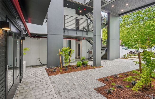 Studio, 1 bath, 250 sqft, $1,350, Unit 101