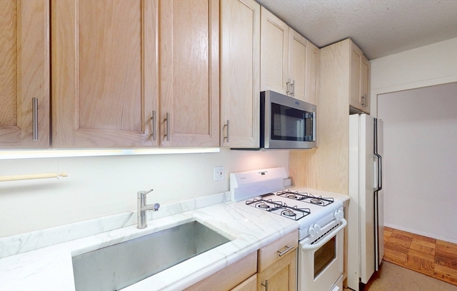 1 bed, 1 bath, 628 sqft, $2,650, Unit 11B