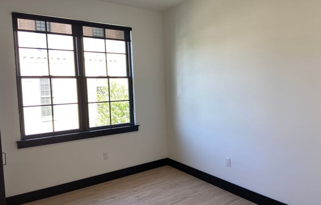Beautiful two-bedroom apartment at Watermark - downtown Easton