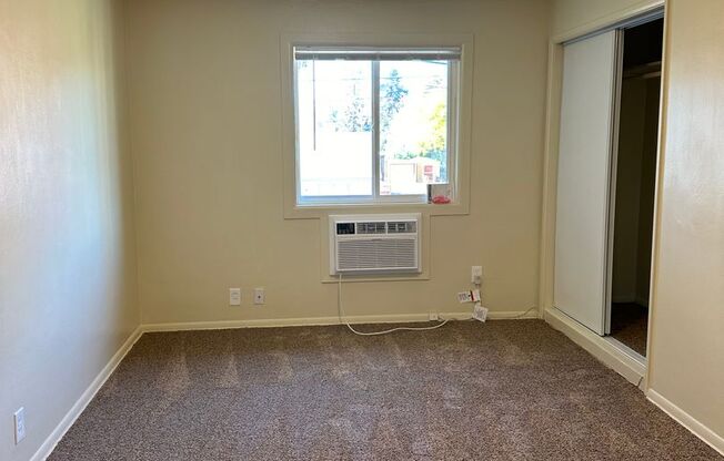 2 beds, 1 bath, $1,275, Unit #5