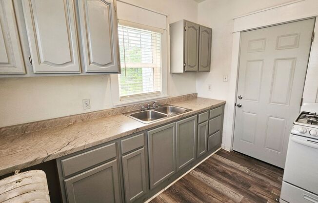 BG - 1076 21st St