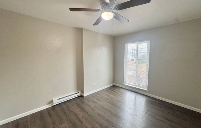 3 beds, 1 bath, 738 sqft, $1,195, Unit 207