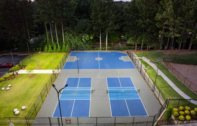 Tennis & Pickle Ball Courts