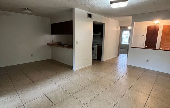 2 beds, 1 bath, $1,395