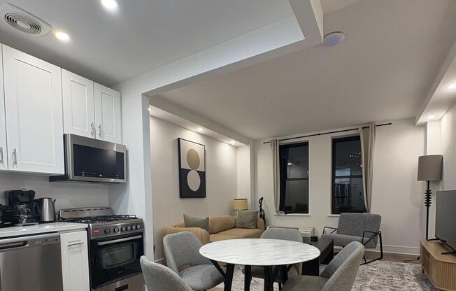 1 bed, 1 bath, $5,500, Unit 9D