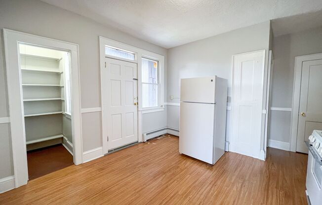 1 bed, 1 bath, $1,230, Unit 9