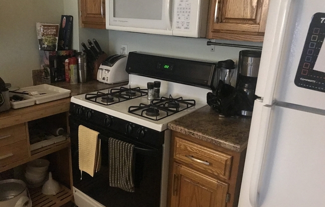 2 beds, 2 baths, 1,005 sqft, $3,300, Unit 511