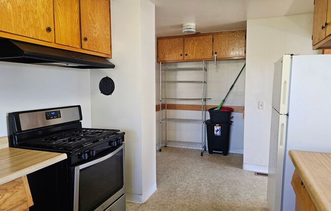 3 beds, 2 baths, $2,000