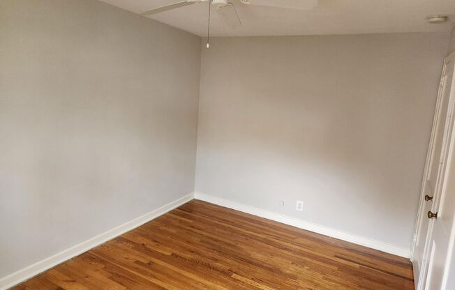 2 beds, 1 bath, 897 sqft, $2,385, Unit A-24