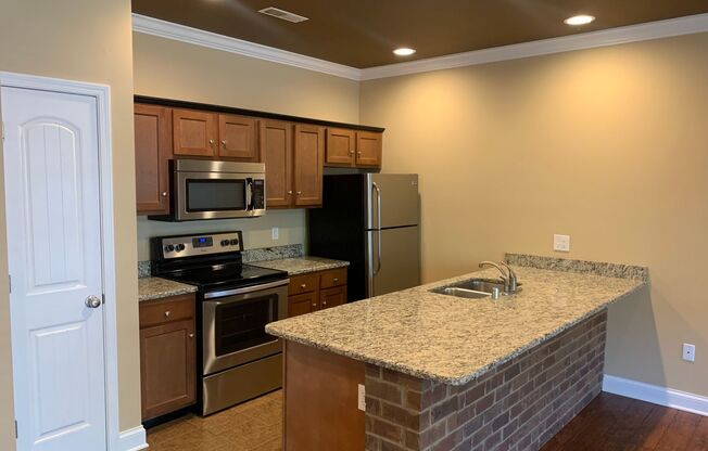 3 beds, 2.5 baths, 1,425 sqft, $1,425, Unit 110