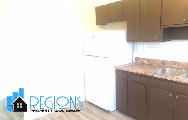 2 beds, 1 bath, $950, Unit 2S