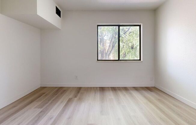 2 beds, 1 bath, 1,050 sqft, $1,050, Unit 207-206D