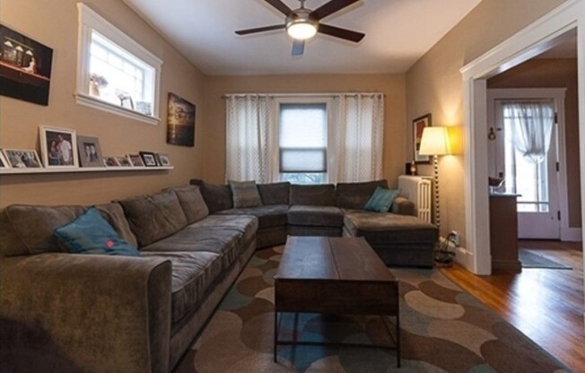 112 W WYOMING AVE