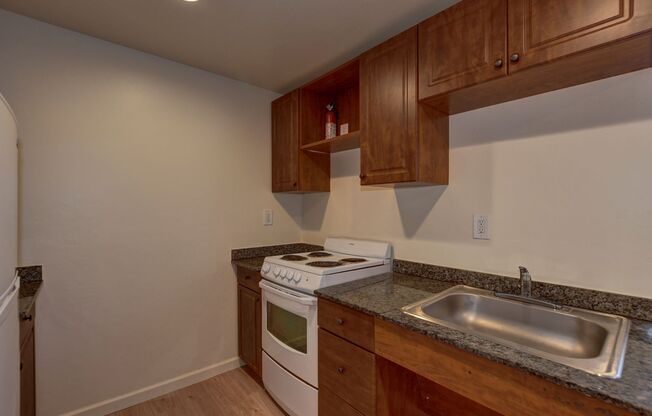 Studio, 1 bath, 225 sqft, $900, Unit Unit 19