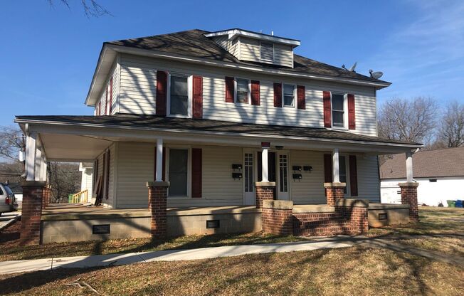 223 E. Glendale Ave. Apartments