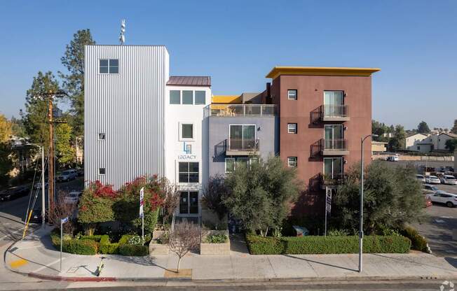 Apartments in Northridge, CA